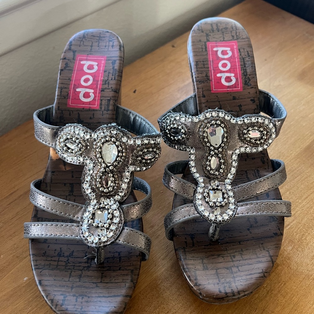 Pop wedge sandals
